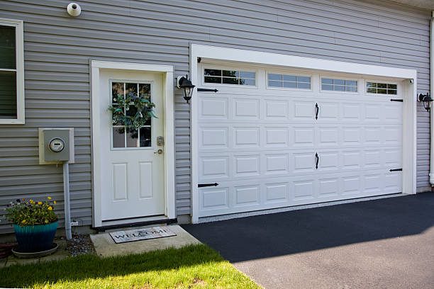 24/7 Emergency Garage Door Panel Replacement experts in Lake County County, TN
